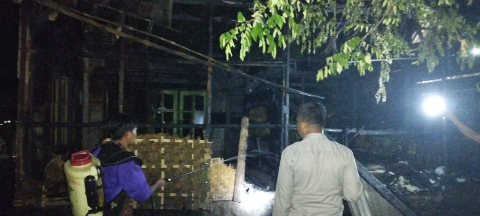 Kebakaran di Desa Karang Sidemen Lombok Tengah, Hanguskan Sebuah Rumah Papan