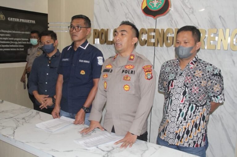 Kerap Memalak Sopir di wilayah Cengkareng, Polisi Amankan Dua Pelaku Pungli