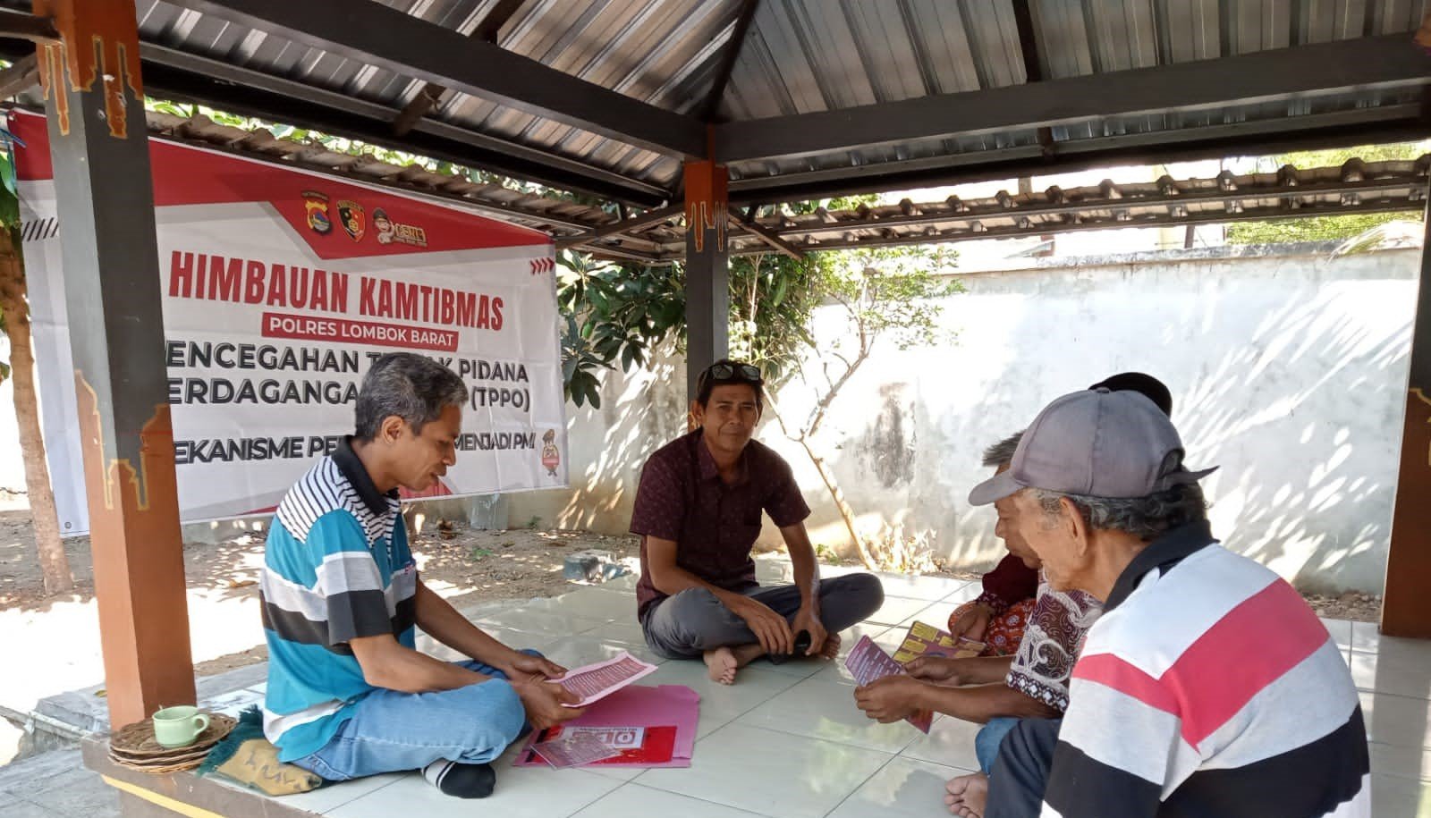 Polsek Lembar Sosialisasi TPPO di Desa Labuan Tereng
