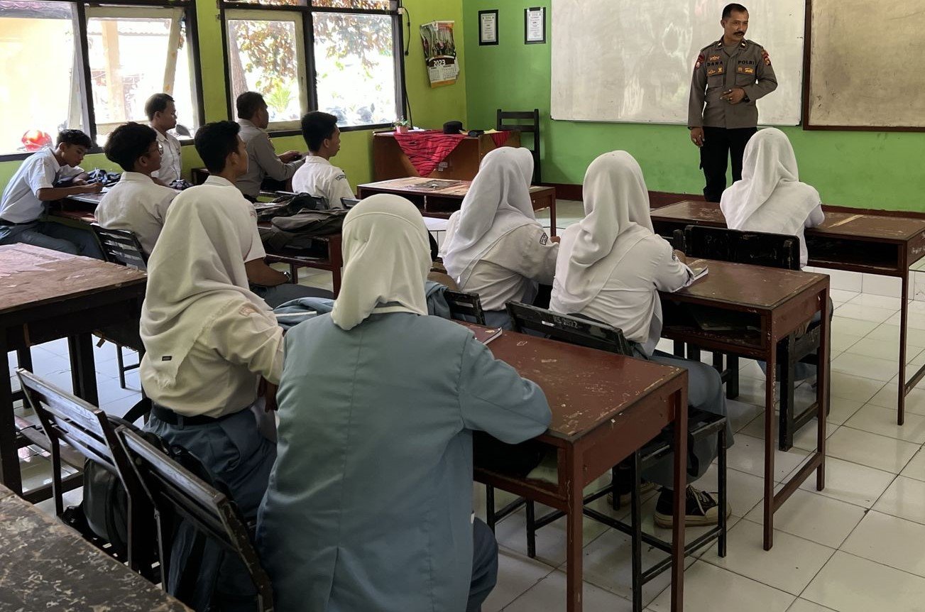Polres Lombok Barat Sosialisasi Pemilu 2024 ke Siswa SMA dan Petugas PPK