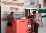 Kepala Analisa dan Evaluasi Polres Bima  datangi kantor KPU Cek Kesiapan Personel  Operasi Mantap Brata 2023-2024