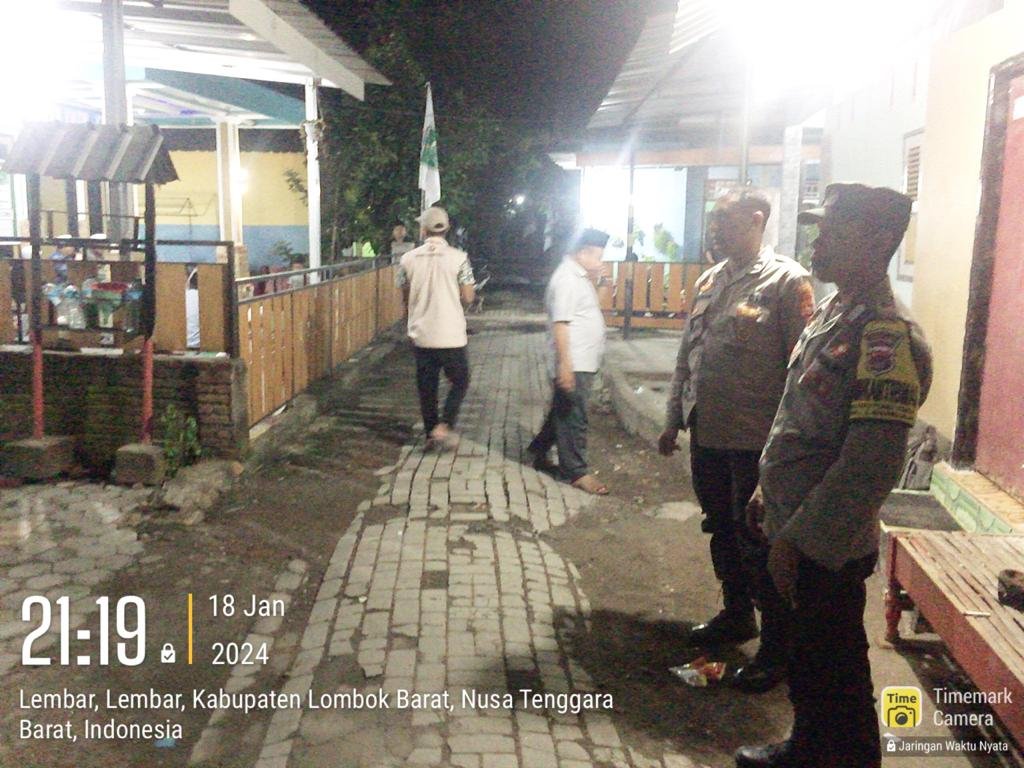 Kepolisian Amankan Kampanye Tatap Muka Calon Legislatif Lombok Barat Dapil II di Desa Lembar Selatan