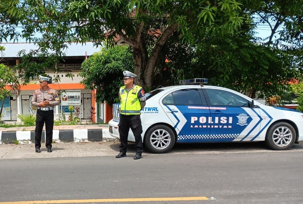Satgas Kamseltibcar Lantas OMB Polres Lombok Barat Antisipasi 3C dan Kemacetan