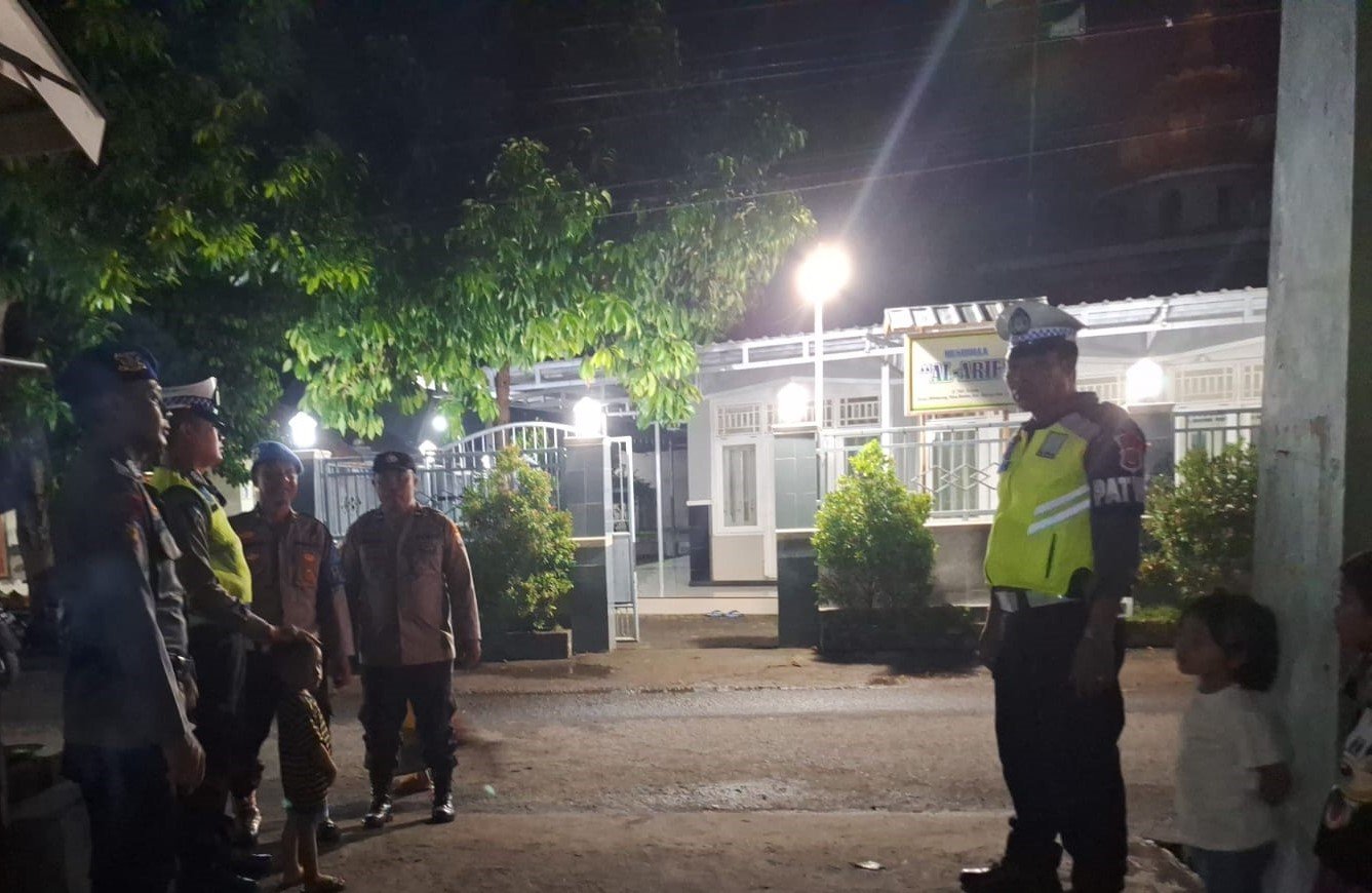 Satgas Kamseltibcarlantas Polres Lombok Barat Amankan Jalur Kampanye Dialogis Caleg