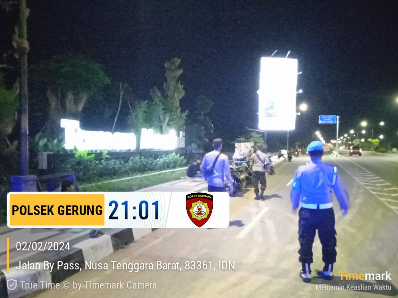Polsek Gerung Lakukan Patroli Terjadwal Antisipasi Gangguan Kamtibmas di Jalan Bypass Lombok Barat, NTB