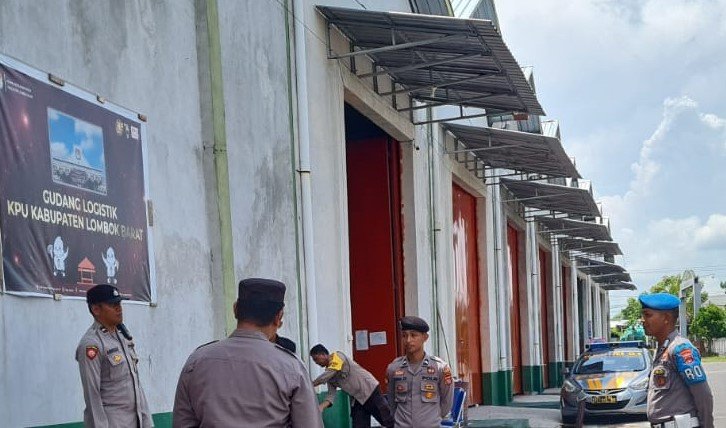 Patroli Keamanan Polsek Kediri Jaga Ketertiban di Gudang Logistik KPU