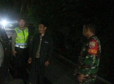 Patroli Malam Polsek Batulayar Ciptakan Keamanan dan Kenyamanan Masyarakat