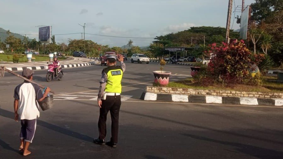 Patroli Sore Satlantas Polres Lombok Barat Ciptakan Kamseltibcarlantas Kondusif