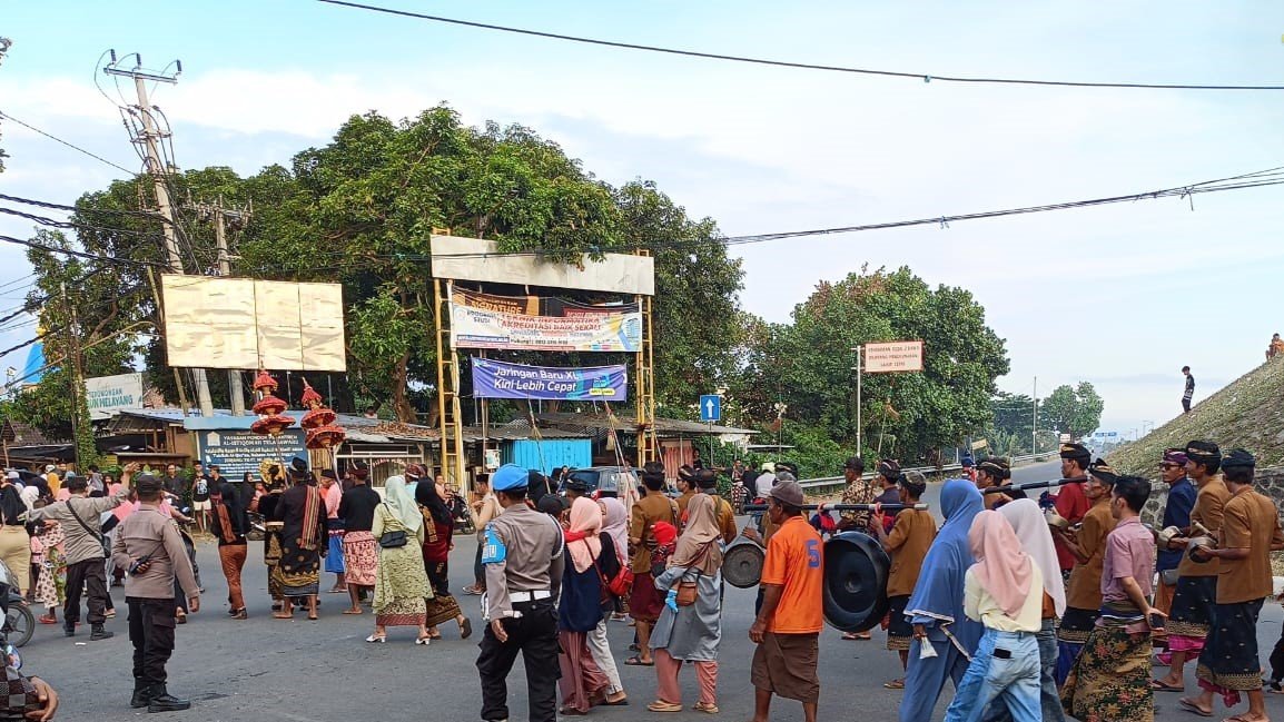 Gendang Beleq Meriahkan Tradisi Nyongkolan di Lombok Bara