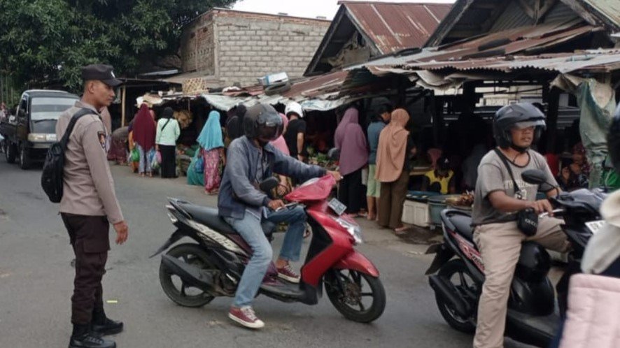 Pasar Tradisional Paok Kambut Aman dan Tertib Berkat Pengamanan Polsek Labuapi