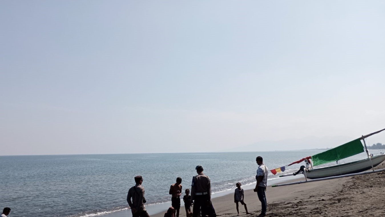 Polres Lombok Barat Giatkan Patroli Keamanan di Pantai Kuranji Bangsal