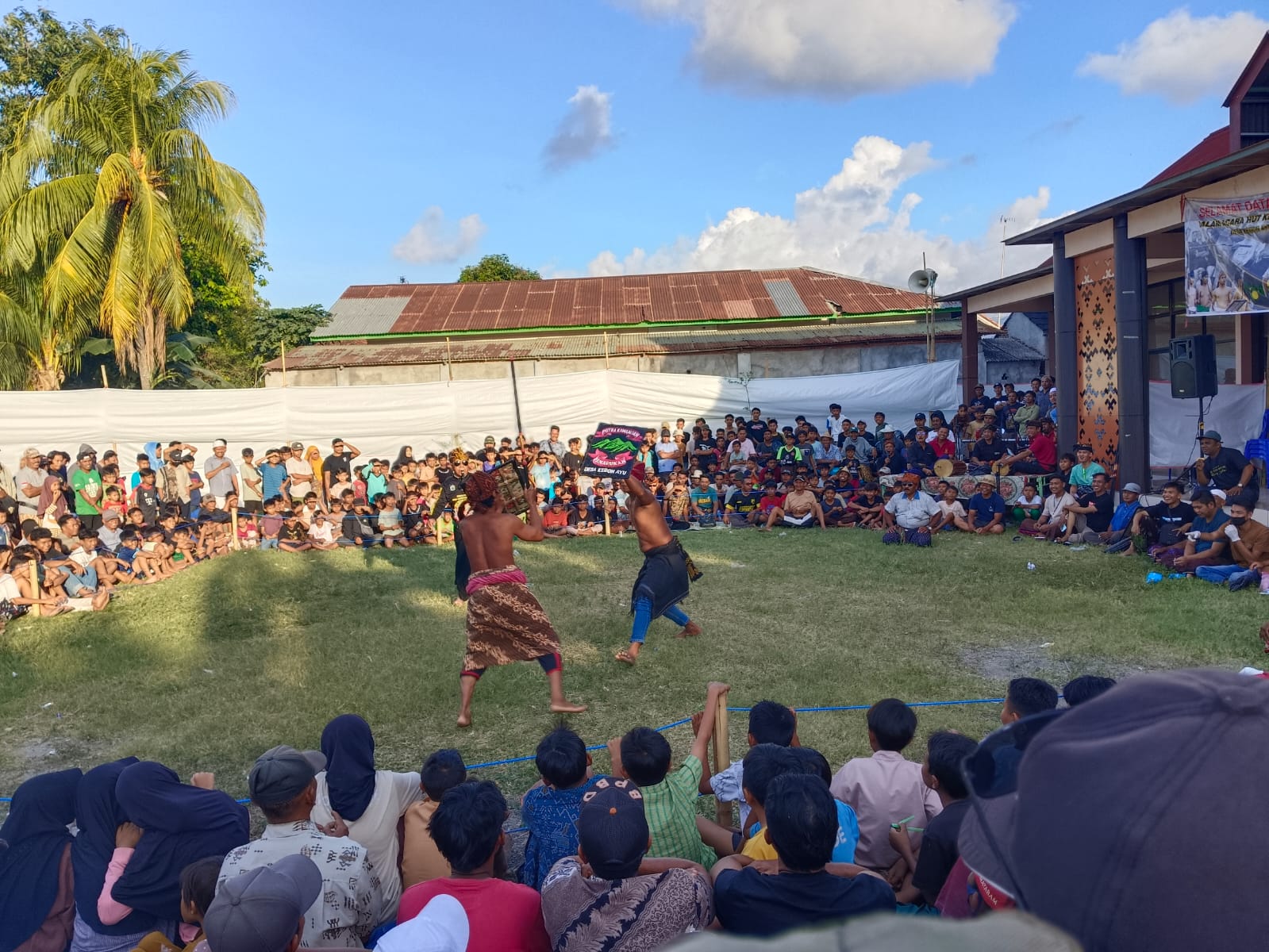 Peresean Membara Silaturahmi Budaya di Lombok Barat