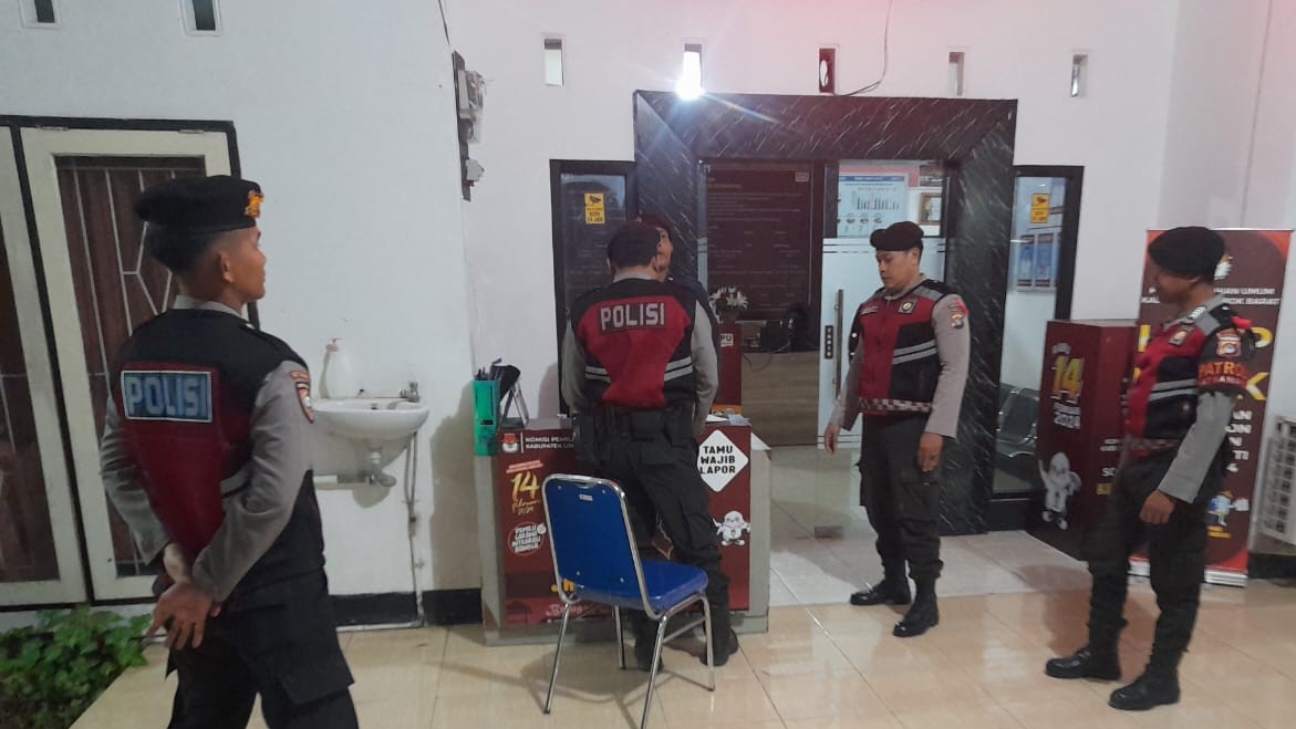 Polisi Perketat Pengamanan KPU Lombok Barat Jelang Pemilu