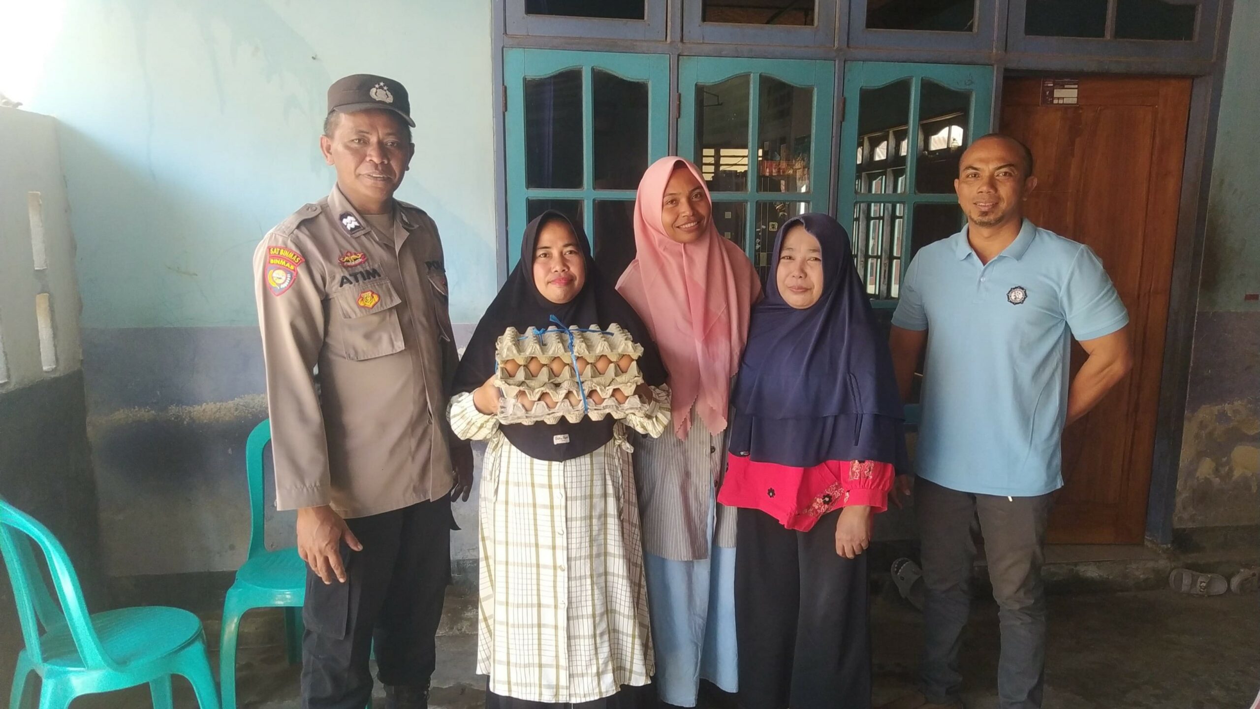 Peduli Stunting, Polsek Kediri Gelar Jumat Berkah di Lombok Barat