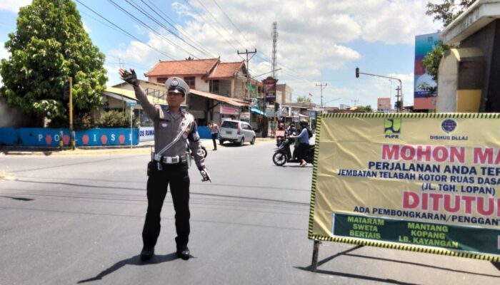 Langkah Polres Lombok Barat: Penyekatan Arus Lalu Lintas Akibat Perbaikan Jembatan Vital