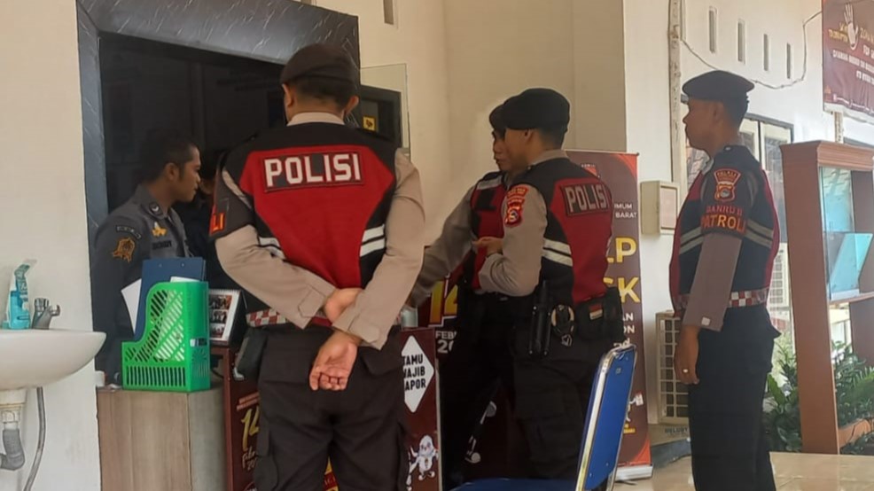 Polres Lombok Barat Kawal Ketat Kantor KPU, Pemilu 2024 Aman