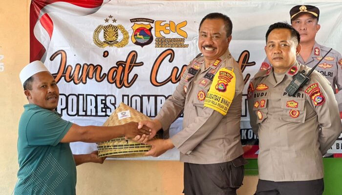 Polres Lombok Barat Gelar “Jumat Curhat”, Dengar Keluhan Warga Desa Kuranji