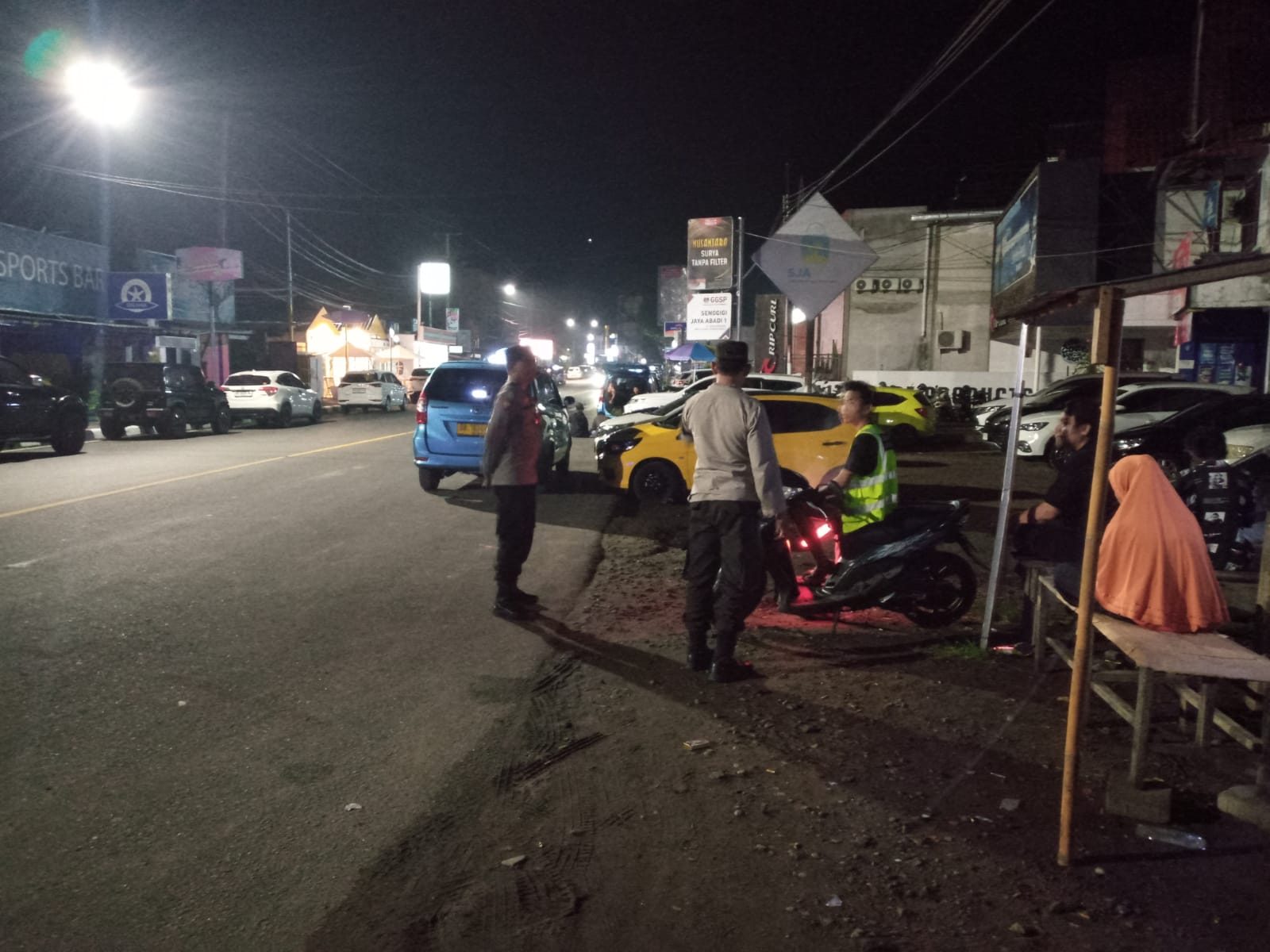 Polsek Batulayar Laksanakan Patroli Malam, Pastikan Keamanan Masyarakat