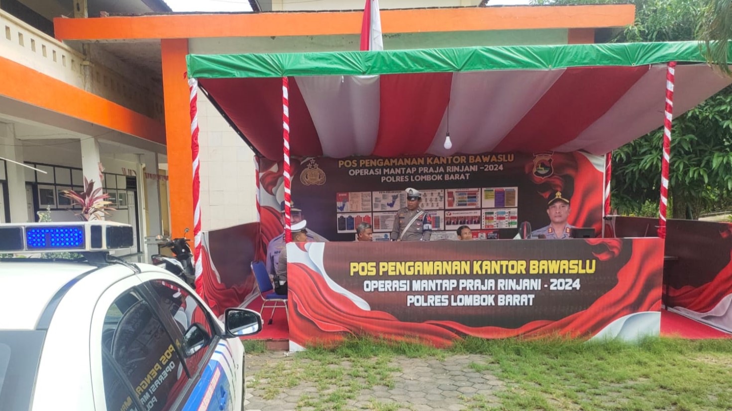 Satlantas Polres Lombok Barat Amankan Kantor KPU dan Bawaslu