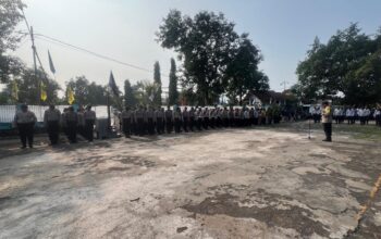 Kapolres Dompu Pimpin Apel Pengamanan Kampanye Akbar Paslon Nomor 2 di Karijawa