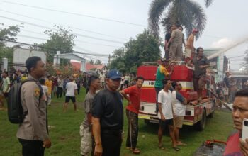 Kapolres Dompu Terjun Langsung Tangani Kebakaran Hebat Kantor Camat Woja