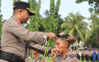 Dedikasi dan Loyalitas Dihargai: Polres Lombok Barat Gelar Upacara Kenaikan Pangkat dan Purna Tugas