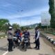 Personel Sat Lantas Polres Bima Kota Berikan Himbauan Keselamatan di Objek Wisata Pantai Lawata