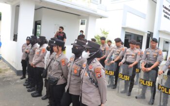 Polres Sumbawa Barat Beri Pelayanan Pengamanan Aksi Unjuk Rasa Front Pemuda Taliwang