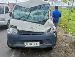 Polres Loteng Olah TKP Laka Lantas di Pratim, Satu Korban Meninggal Dunia. ‎