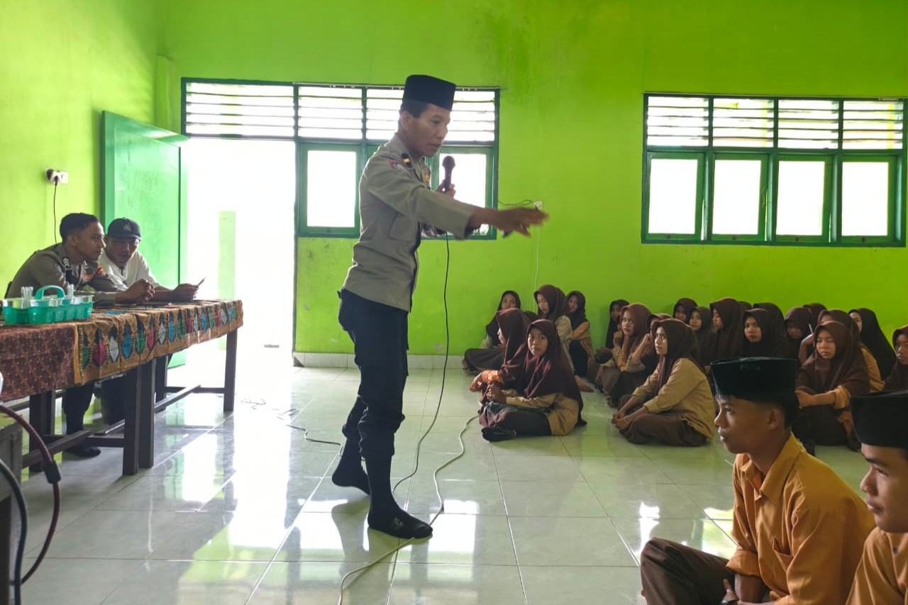 Polres Lombok Barat dan Ponpes Ijtihadul Mu'minin Berkolaborasi Cegah Radikalisme di Lingkunga
