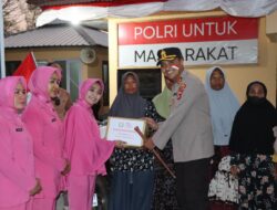 Usai Touring Merah Putih, Kapolres Bima Kota Salurkan Bantuan Sosial di Desa Sangiang dan Sekitar Polsek Wera