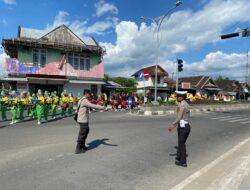 Polres Sumbawa Barat Kawal Pawai Budaya Nusantara HUT ke-62 SMPN 01 Taliwang