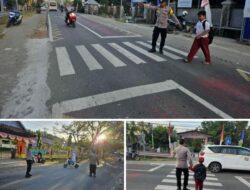 Polisi Hadir Awali Hari dengan Senyum, Sapa, Salam dan Pengamanan Tertib Lalu Lintas.