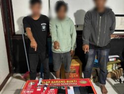 Tim opsnal  sat resnarkoba bersama tim opsnal polsek pekat bekuk Tiga Terduga Pengedar Sabu di Kecamatan PekatTim opsnal  sat resnarkoba bersama tim opsnal polsek pekat bekuk Tiga Terduga Pengedar Sabu di Kecamatan Pekat