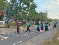 Polsek Khayangan Gelar Giat Rawan Pagi di Depan SMPN 1 Khayangan