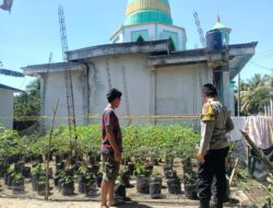 Bhabinkamtibmas Arjangka Sambangi Warga, Dorong Ketahanan Pangan dan Jaga Kamtibmas