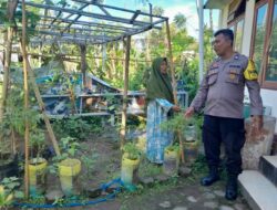 Bhabinkamtibmas Desa Senggigi Edukasi Warga soal Pertanian Rumah Tangga