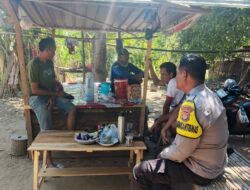Bhabinkamtibmas Kelurahan Telaga Bertong Sambang Warga, Beri Imbauan Kamtibmas dan Sosialisasi TPPO