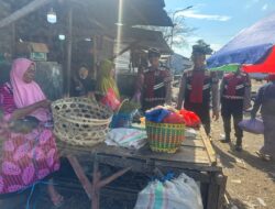 Unit Patmor Sat Samapta Polres Dompu Laksanakan Patroli Perintis Presisi di Pasar Ginte