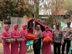 Kapolsek Hu’u bersama Bhayangkari Ranting Hu’u Salurkan Bantuan untuk Korban Kebakaran di Cempi Jaya