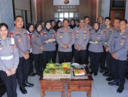 Kapolres Sumbawa Barat Apresiasi Dedikasi Polwan di Hari Jadi ke-77