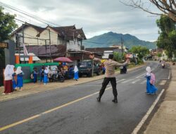 Polsek Taliwang Wujudkan Pelayanan Prima Melalui Pengamanan Lalu Lintas di Depan Sekolah