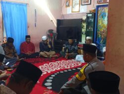 BHABINKAMTIBMAS DESA KALIMANTONG HADIRI KEGIATAN TAHLILAN WARGA, WUJUD KEPEDULIAN DAN KEDEDEKATAN DENGAN MASYARAKAT