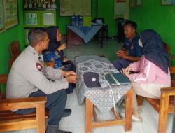 Bhabinkamtibmas Desa Lendang Ara Polsek Kopang Ajak Guru dan Siswa Sukseskan Program MBG