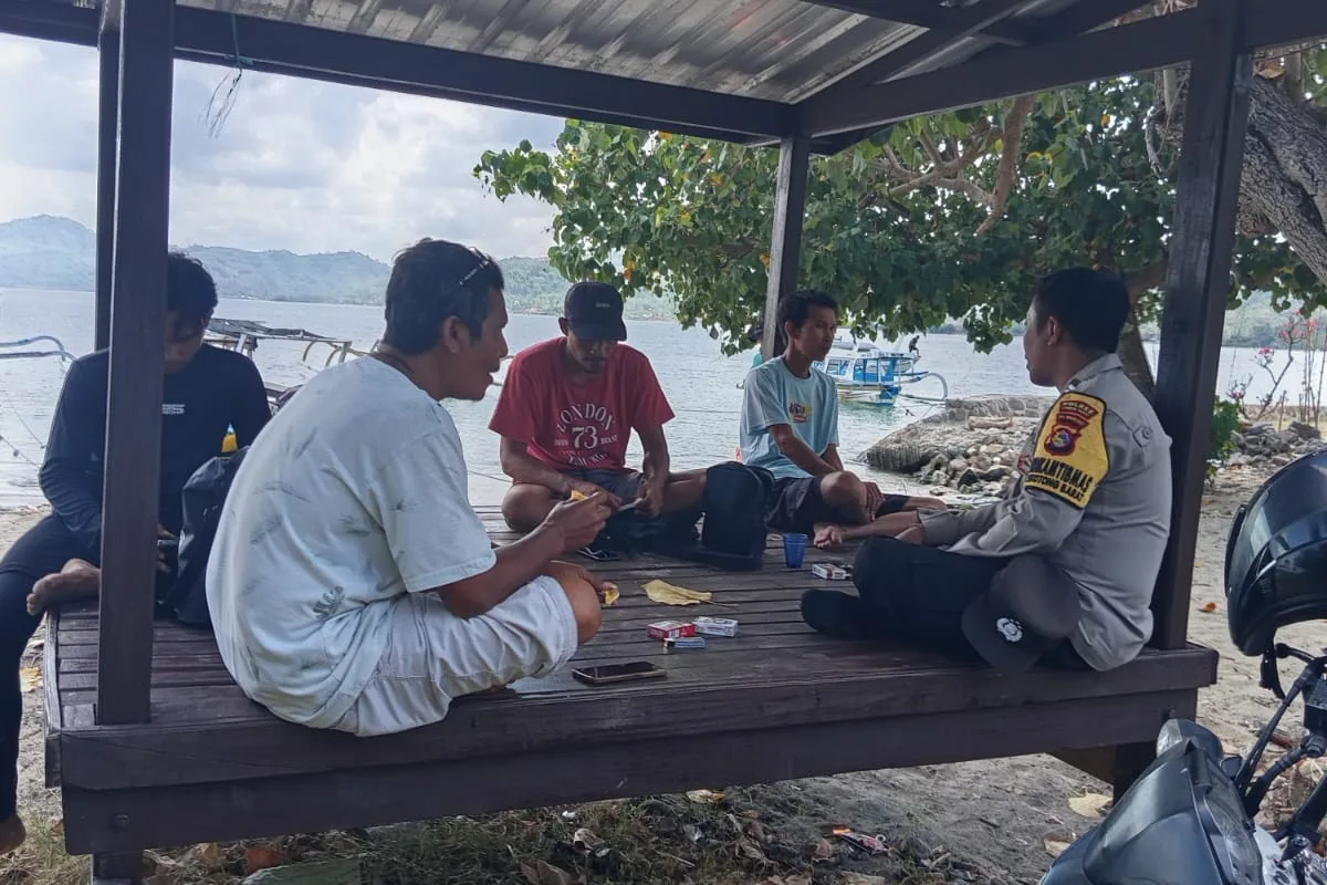 Bhabinkamtibmas Sekotong Gencar Edukasi Manfaatkan Pekarangan untuk Ketahanan Pangan