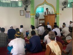 Kapolsek Labuhan Badas Isi Khutbah Jumat Imbau Jamaah Jaga Kondusifitas dan Bijak di Medsos