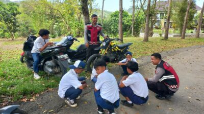 POLSEK SEKONGKANG GELAR PATROLI DIALOGIS, AJAK WARGA PERKUAT KOMUNIKASI UNTUK JAGA HARKAMTIBMAS