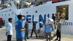 Polsek Kawasan Pelabuhan Laut Bima Amankan Kedatangan KM Wilis yang Lakukan Embarkasi dan Debarkasi Penumpang
