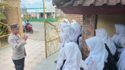 Bhabinkamtibmas Desa Seteluk Tengah Beri Edukasi Bahaya Bullying di SMPN 1 Seteluk