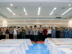 Kapolda Sumbar Pimpin Shalat Jenazah 24 Korban Banjir di Masjid Raya Al Minangkabawi